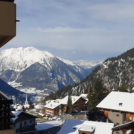 Premium Jacuzzi Studio, High Floor וורבייה